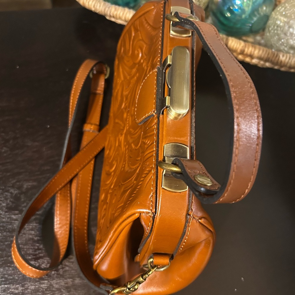Patricia Nash Gracchi frame satchel in Florence Tooled Brown Leather - Picture 6 of 13